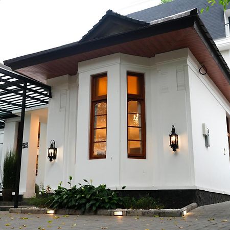 Hotel Buminakura à Bandung Extérieur photo